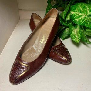Salvatore Ferragamo Brown leather pump with reptile toe insert Size 7